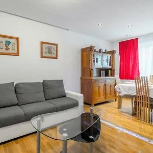 Antonija With Jacuzzi Apartment
